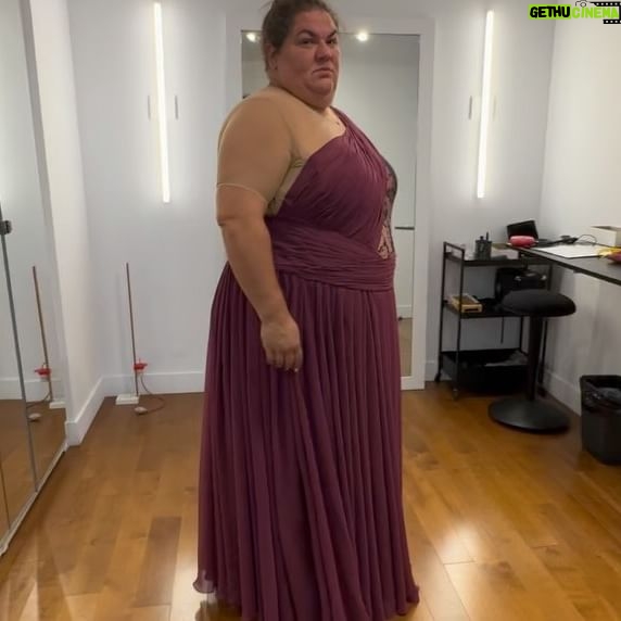 Christine Morency - 5.6K Likes - Quelle soirée! 🔥
J’en reviens pas encore de la magie qu’il y a eu ce soir-là. Vous étiez EN FEU!
J’ai failli brailler dans les 15 premières secondes tellement l’accueil était touchant!
CR*SS que je vous aime!
Pierre en a mangé toute une pis ça, c’était un de mes plus grands rêves! ✅ 😂❤️
Merci à mes ami.es, mes collègues, pour les nombreux fous rires!
Et merci mon Pipi d’amour d’avoir été si bon joueur 🫶
Ceci dit, le succès de ce show-là c’est aussi beaucoup grâce à un paquet de monde derrière l’écran!
Un ÉNORME merci à :
Étienne Marcoux, Virginie Chauvette, Yan Bilodeau et Justine Philie pour l’aide avec les DÉLICIEUSES blagues!
Sophie Manzerolle pour ma face.
Dannie pour ma coiffe et le magasinage d’urgence!
Nadia, ma gérante, pour toute. Tout le temps. #RedBullJaunePourSurvivre
Mathieu Caron pour l’incroyable création. C’est tellement doux de savoir que des designer comme toi ont pas peur de faire du linge sexy pour des femmes qui ont mon casting! 💃
Toute l’équipe du @comediha pour l’organisation, les conseils et la confiance! 💜💛💜
J’ai hâte que vous puissiez écouter tout ça, ce printemps, sur tva! 🥳