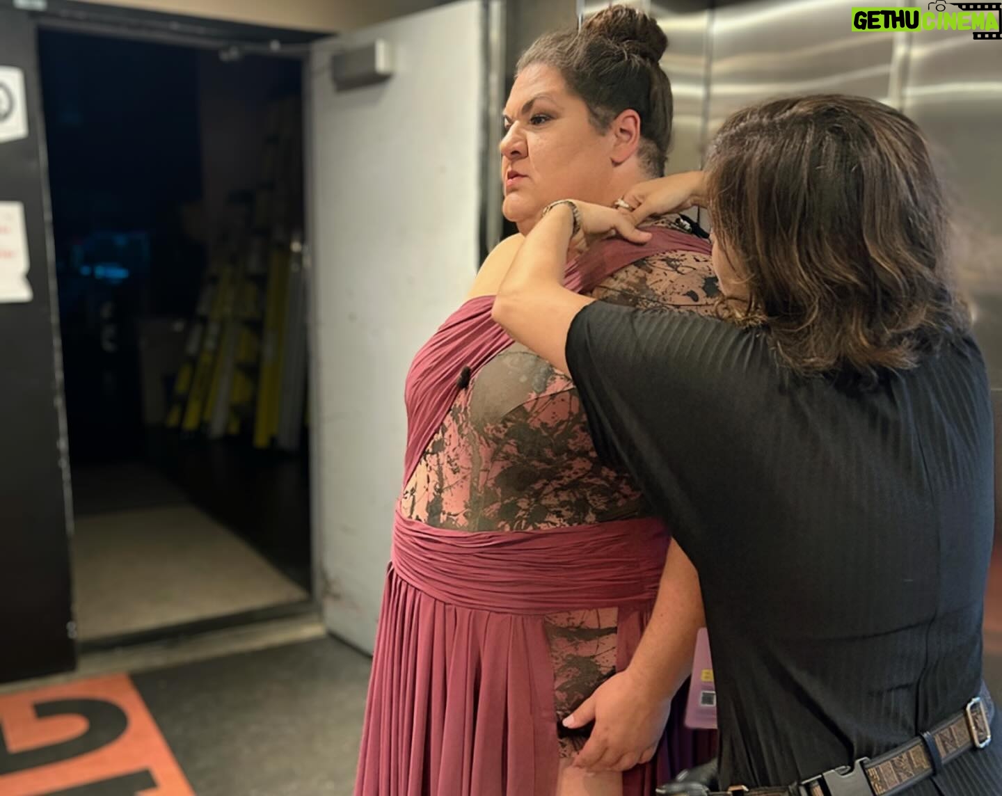 Christine Morency - 5.6K Likes - Quelle soirée! 🔥
J’en reviens pas encore de la magie qu’il y a eu ce soir-là. Vous étiez EN FEU!
J’ai failli brailler dans les 15 premières secondes tellement l’accueil était touchant!
CR*SS que je vous aime!
Pierre en a mangé toute une pis ça, c’était un de mes plus grands rêves! ✅ 😂❤️
Merci à mes ami.es, mes collègues, pour les nombreux fous rires!
Et merci mon Pipi d’amour d’avoir été si bon joueur 🫶
Ceci dit, le succès de ce show-là c’est aussi beaucoup grâce à un paquet de monde derrière l’écran!
Un ÉNORME merci à :
Étienne Marcoux, Virginie Chauvette, Yan Bilodeau et Justine Philie pour l’aide avec les DÉLICIEUSES blagues!
Sophie Manzerolle pour ma face.
Dannie pour ma coiffe et le magasinage d’urgence!
Nadia, ma gérante, pour toute. Tout le temps. #RedBullJaunePourSurvivre
Mathieu Caron pour l’incroyable création. C’est tellement doux de savoir que des designer comme toi ont pas peur de faire du linge sexy pour des femmes qui ont mon casting! 💃
Toute l’équipe du @comediha pour l’organisation, les conseils et la confiance! 💜💛💜
J’ai hâte que vous puissiez écouter tout ça, ce printemps, sur tva! 🥳