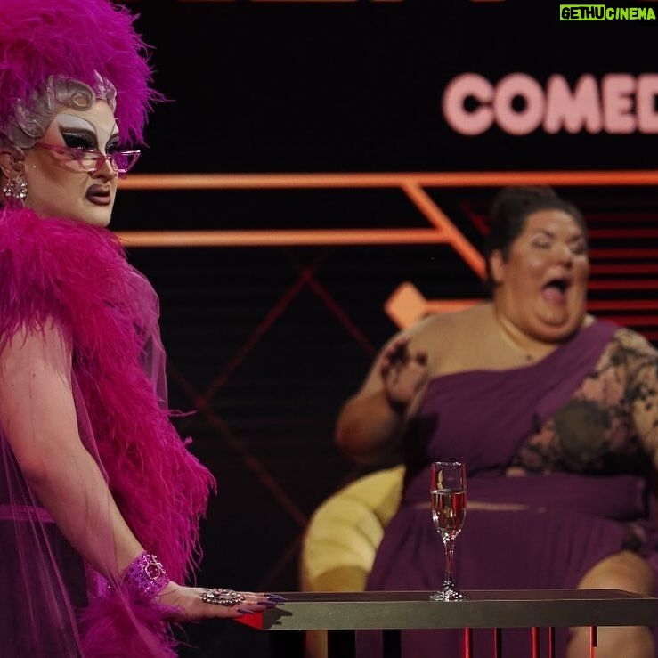 Christine Morency - 5.6K Likes - Quelle soirée! 🔥
J’en reviens pas encore de la magie qu’il y a eu ce soir-là. Vous étiez EN FEU!
J’ai failli brailler dans les 15 premières secondes tellement l’accueil était touchant!
CR*SS que je vous aime!
Pierre en a mangé toute une pis ça, c’était un de mes plus grands rêves! ✅ 😂❤️
Merci à mes ami.es, mes collègues, pour les nombreux fous rires!
Et merci mon Pipi d’amour d’avoir été si bon joueur 🫶
Ceci dit, le succès de ce show-là c’est aussi beaucoup grâce à un paquet de monde derrière l’écran!
Un ÉNORME merci à :
Étienne Marcoux, Virginie Chauvette, Yan Bilodeau et Justine Philie pour l’aide avec les DÉLICIEUSES blagues!
Sophie Manzerolle pour ma face.
Dannie pour ma coiffe et le magasinage d’urgence!
Nadia, ma gérante, pour toute. Tout le temps. #RedBullJaunePourSurvivre
Mathieu Caron pour l’incroyable création. C’est tellement doux de savoir que des designer comme toi ont pas peur de faire du linge sexy pour des femmes qui ont mon casting! 💃
Toute l’équipe du @comediha pour l’organisation, les conseils et la confiance! 💜💛💜
J’ai hâte que vous puissiez écouter tout ça, ce printemps, sur tva! 🥳
