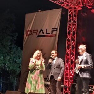 Çiğdem Tunç Instagram - @boragencerofficial harikulade bir konserin başmimarı oldu yeniden,ELVEDASIZ ŞARKILAR..
Hem Marmaris Anfitiyatroda mükemmel yıldızları biraraya getirdi hem de Datça'da kurulacak çocuk köyü için dört dörtlük bir sosyal sorumluluk projesine ilk tuğlaları koydu..Hem Türkiye'nin,hem Azerbaycan, hem Lübnan'ın yıldızları sahne aldılar, biz,beraber sunmaktan büyük keyif aldığım @faturkmenoglu ile mikrofon başındaydık..@boragencerofficial babası büyük usta #ilhamgencer in kıymetli anısını yadederken Marmaris seyircimiz mest oldu..Kimler konserdeydi yazar mısınız kendi deneyimlerinizi? Bir de bendeki fotoğraflar bu kadar,katkı bekliyorum..Tüm sevdiklerimizle biraradaydık..
30 Ağustos Zafer Bayramımızı kutladık,ulu önderimiz Mustafa Kemal Atatürk  ve silah arkadaşlarının manevi huzurlarında.. 
Herşey öyle güzeldi ki🇹🇷🇹🇷🎼🎼🎼🇹🇷🇹🇷🇹🇷🇹🇷
Abiye @forcostume.ozlemsonmez