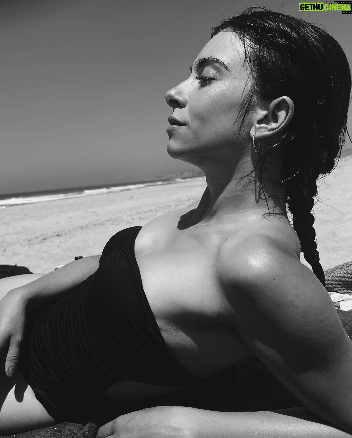 Claudia Riera - 3.9K Likes - šŗššš
Y 8 guiones en la maleta. š¤š©µ