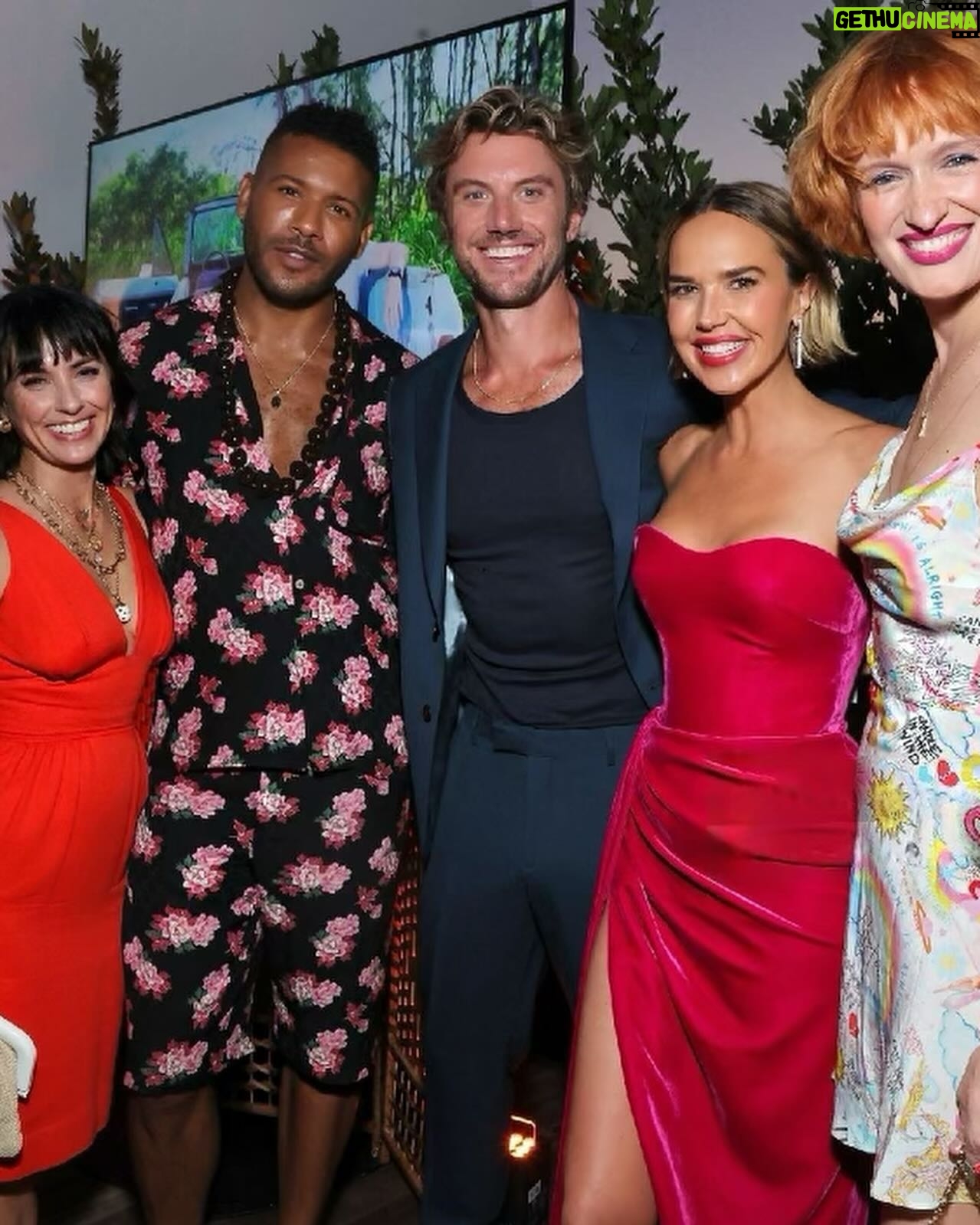 Constance Zimmer - 2.5K Likes - #aboutlastnight I actually put on heels and a dress to go celebrate with some of my besties @jeffreybchapman and @breedawool our other besties NEW SHOW @rescueonfox #hisurfrescue @adam_demos AND @ariellekebbel!!! Full on #UnREAL REUNION!!! And saw some more friends as a bonus! It was worth the heat and the sore feet!