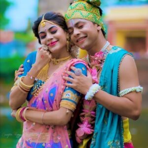Cookies Swain Instagram - Radhe Radhe 🦚 Happy Janmashtami 🙏🏻

With my Krishna @joydev.roul ❤️

MUA - @sagun_makeover__bbsr
Contact - 6372864682 
V.c - @creative.foto.factory

#janmashtami #krishna #radha #janmastmispecial❤️✨