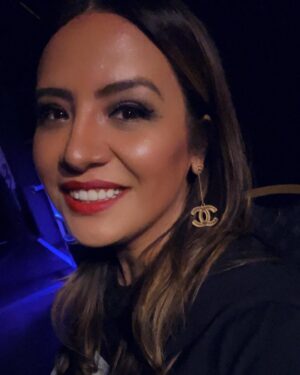 Cristela Alonzo Instagram - Tonight’s selfie from the backstage @westgatevegas…about to go up at Elvis Presley’s theater. Let’s do this. 🥰