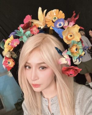 Cyndi Wang Instagram - 一閃一閃亮晶晶
滿頭都是小🌺👁️

王心凌「Sugar High2.0世界巡迴演唱會」
演出地點：台北小巨蛋
演出時間：10/12 19：30、10/13 18：00
寬宏藝術

#王心凌 #CyndiWang #SugarHigh貳點零世界巡迴演唱會