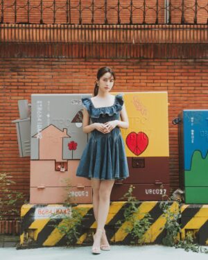 DaYuan Lin Instagram - 乘著溫暖的風
浪漫前行💕🫧
練習紀錄平凡的日常，
台北樸實的街景，其實也滿美的。
你有認真看過嗎？

Outfit : @selfportraittaiwan @tun_grp
Jewelry : @Swarovski #SwarovskiTW
Heels : @charleskeith_tw