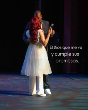 Daniela Droz Instagram - ⬅️Desliza

Siempre habrá circunstancias que intenten interrumpir el propósito de Dios para tu vida, pero SUELTA y CREE. 

Entrega tus dones y talentos, y confía en que Él se encargará. No dejes que nada material opaque lo que Dios quiere hacer, no solo en ti, sino en los demás. 

Yo personalmente he tenido que entender que cualquier ser humano puede fallarme, sin importar cuán grande o pequeña sea su fe, ni lo que haga o a qué se dedique. Todos podemos fallar. 
Pero si tu mirada está puesta en Aquel que te llamó, nuestro Padre celestial, recuerda que Él jamás cambia y nunca te fallará.”

¡Comparte el brillo de Papá!” Happy Sábado family!!!

❤️Gracias a mi stylist @gracielacolonmatos 
Gracias @beaminaofficial por mi falda espectacular  y a 
@simplementetuboutike por mi outfit blanco hermoso.🤍

H&M 💄 por la espectacularrrttt @nicolerodz_makeupartist

NOS VEMOS EN YAUCO , SAN SEBASTIÁN y CAGUAS. 

🎫 🎟️ @ticketera 🎟️🎫

#sueltaysoltando #propósito #danieladroz #donesytalentos #DiosEsFiel #paz #alegríaybombaeehh #transformacion #proceso