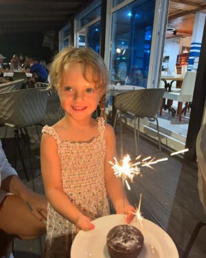 Daniela Nízlová Instagram - Rodinna dovolenka ako sa patri🫶🏼 Uz teraz nam chyba tento RAJ v Sucu-raji… Dakujeme @hvar.sport.resort za uzasne zazitky, tesime sa opat niekedy nabuduce☀️