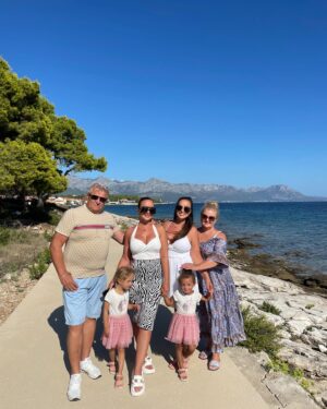 Daniela Nízlová Instagram - Rodinna dovolenka ako sa patri🫶🏼 Uz teraz nam chyba tento RAJ v Sucu-raji… Dakujeme @hvar.sport.resort za uzasne zazitky, tesime sa opat niekedy nabuduce☀️