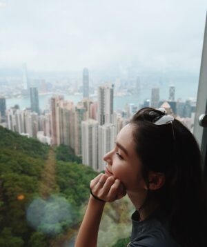 Dara Hanfman Instagram - 香港山頂爬上來很漂亮⛰️

但老公下次我們可以坐纜車上山🙃

全身 @misshanfman 
韓國的運動服真的很讚