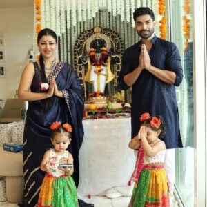 Debina Bonnerjee Instagram - Ghar aaye Ram Lalla Swaroop Ganpati Bappa. 
.

@Jompers_fashion @oakpinionpr
Debina outfit @monkandmei_by_soniaanand 

#omganpatayenamah #ramlalla 
#ganpati #ganpati_bappa_morya
