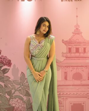 Debjani Deghuria Instagram - 🫶🏻🍸🍡

Elegance redefined! Mint to be, in this stunning draped saree by Shivashree 💚" 

Wearing @shivashree_official 
Shot by @the.signature.story