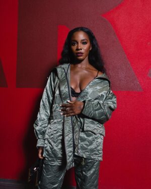 Deborah Ayorinde Instagram - Labrum

London Fashion Week ✨

#LondonFashionWeek 
#LFW 
#LFW24 
#LondonFashion
#ParisFashionWeek
#LondonStyle
#FashionWeekStreetStyle
#StreetStyle
#savagexfenty 
#Labrum
@labrumlondon 
@iamfods