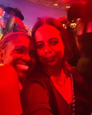 Deborah Joy Winans Instagram - Birthday week was BOMB!!!! Spent time with my most nearest and dearest🥰🥰🥰🥰 Praise God for the family He’s given me!!!! I LOVE these people! Cheers to all the great things God continually places in my life! Cheers to Gods love and protection and provision that are oh so abundant in my life. Cheers to #ChoosingJoy 💜 Cheers to 41🥳💜
