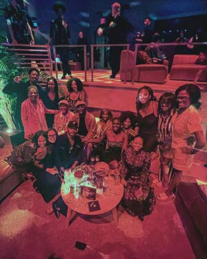 Deborah Joy Winans Instagram - Birthday week was BOMB!!!! Spent time with my most nearest and dearest🥰🥰🥰🥰 Praise God for the family He’s given me!!!! I LOVE these people! Cheers to all the great things God continually places in my life! Cheers to Gods love and protection and provision that are oh so abundant in my life. Cheers to #ChoosingJoy 💜 Cheers to 41🥳💜