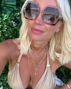 Actress Denise Van Outen HD Instagram Photos and Wallpapers August 2024