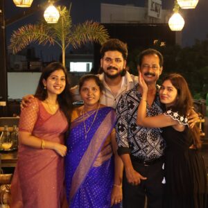 Dhanalakshmi Saminathan Instagram - FAMILY 💕🫶🏻✨😘

Location: @onderoofrestaurant_chennai 

{30thanniversary, family, love, happyus}

#30thanniversary #inlaws #athaimama #love #family #happyus #featured #explore #explorepage #couple #couplesgoals #chennai #dhanasaminathan #rathuvj #murasu