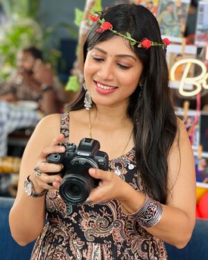 Dhanalakshmi Saminathan Instagram - Thanks to my dear friends and family for making my birthday more special 🥰😘🥹 Thank you Husband @murasu_7 @rathu___vj for this memorable surprise 🫂😘🥹. And Thank you everyone for such wonderful birthday wishes💕🤌🏻🥳 You truly made my day✨

{birthday, birthday celebration, gift}

#birthday #birthdaycelebration #birthdaygift #love #family #loveyou #happyme #chennai #featured #dhanasaminathan