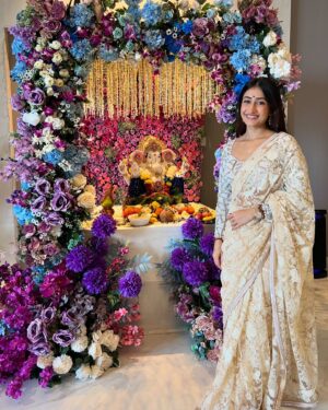 Dhanashree Verma Instagram - Ganpati Bappa Morya 🩷✨🙏🏻 
Love and blessings always 

Outfit: @theroyaleum
@vblitzcommunications 
Jewellery: @azotiique