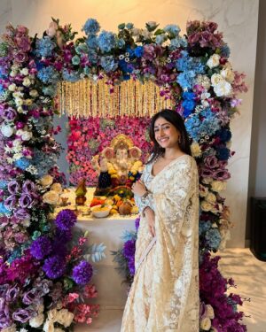 Dhanashree Verma Instagram - Ganpati Bappa Morya 🩷✨🙏🏻 
Love and blessings always 

Outfit: @theroyaleum
@vblitzcommunications 
Jewellery: @azotiique