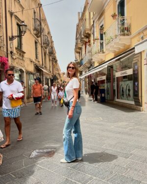 Diana Pereira Instagram - Beautiful day …. A very beautiful city…