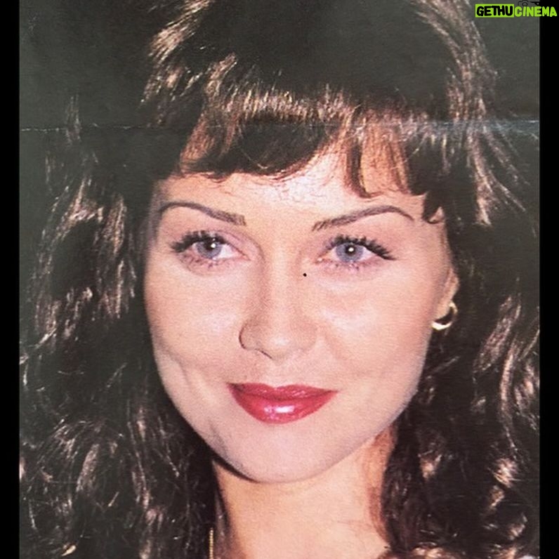 Didem Uzel - 10.9K Likes - 90’lardan bir demet Didem 💐 90’lar kraliçeniz iş başında derken şaka yapmıyordum ben 1994 Türkiye 3. sü, 1994 Avrupa 2. güzeliyim 1993’de de Best Model 2. si seçilmiştim. Yaşınız tutmayabilir ama 90’lar bizden sorulur 😂 #tbt