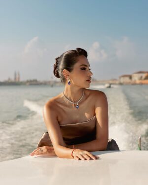 Diipa Khosla Instagram - On my dopamine menu: Couture, slicked back hair, sunsets & taking the water taxi to 81st edition of Venice Film Festival 🎥🇮🇹 @labiennale 

Wearing a stunning gown by @ramialaliofficial 
Jewels @niramyajewels @adrisyajewels
Shoes @ysl
Makeup @charlottetilbury @kirstiemurphy_
Hair @tiziano_mendicino @beautick_official
Photography @fashitect
Styling @tanghavri, assisted by @sabrinawhite98
