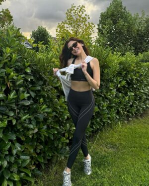 Dilara Aksüyek Instagram - Mevsim geçişi 🍂