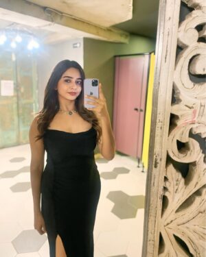 Divya Ganesh Instagram - Blissful 🖤

#divyaganesh