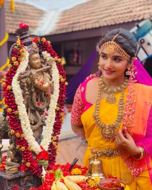 Divya Uruduga Instagram - Happy sri Krishna Janmashtami ♥️🥳 

💛🖤

#divyauruduga #divyau #du #D #arviyans #arviya #preetiirali