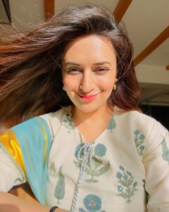 Actress Divyanka Tripathi HD Instagram Photos and Wallpapers September 2024