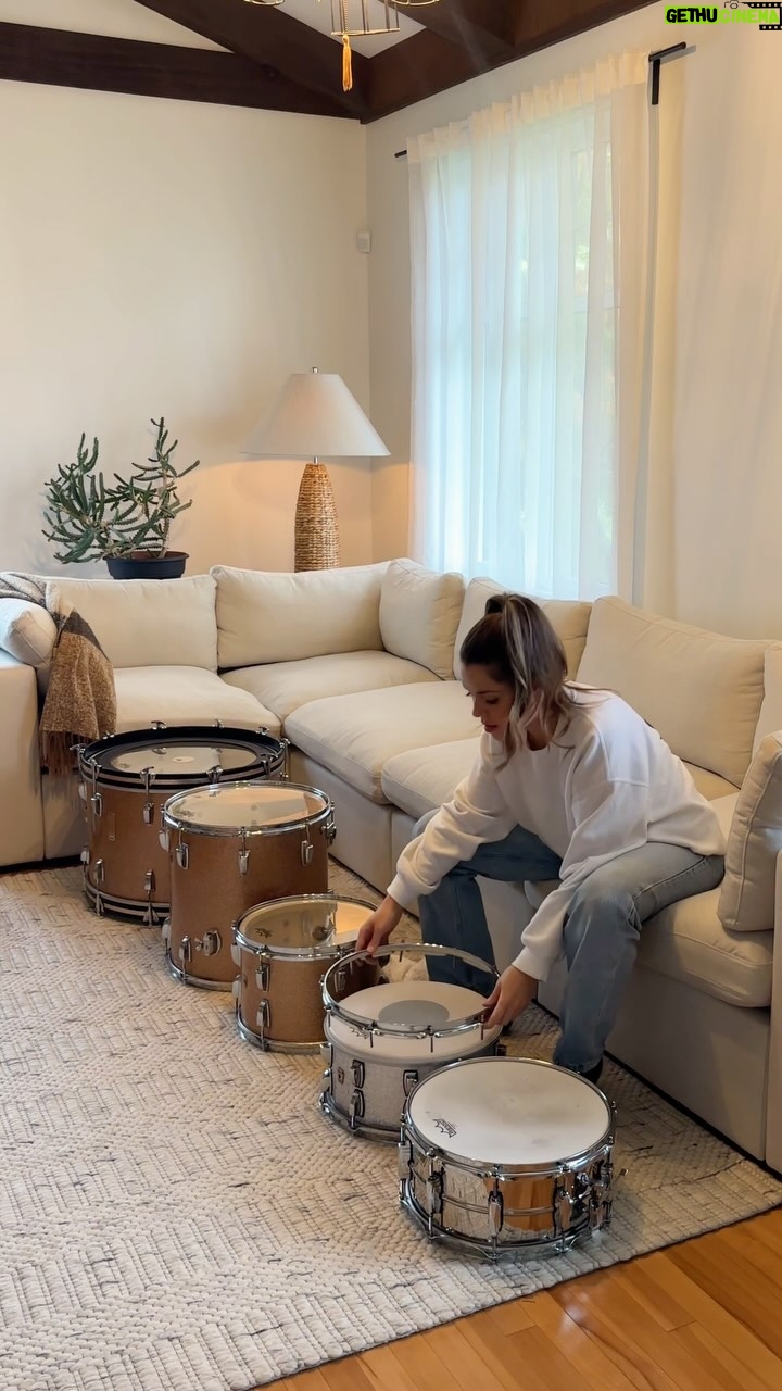 Domino Santantonio - 12.9K Likes - Time for a refresh ⏰🥁 No better feeling than new @remopercussion drum heads before heading back to the TV show set for a new season 😍📺 Can’t wait for you to hear the sound of this @ludwigdrumshq kit 🤛🏼
Here’s the setup:
Kick 22” Emperor SMT Clear
Floor 16” Emperor Clear
Tom 13” Emperor Clear
Snare 14” Controlled Sound Coated
Snare 14” Powerstroke 77 Coated
Now time to pack and go to the set!! 😉👋🏼
#drums #drumhead #drummer #remo #remopercussion #ludwig #ludwigdrums #gear #bts #refresh #vicfirth #batterie #batteur #baterista #drumlife