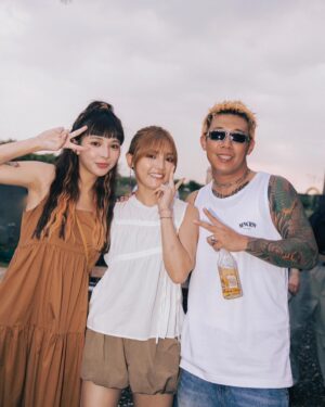 Dora Hsieh Instagram - 看著你們從戀愛到結婚（還讓戶政事務所變粉絲簽售會？）

感謝宇宙讓我能夠在場見證妳這些幸福的時刻🤍
期待小優福的到來💚