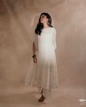 Dushara Vijayan Instagram - 🤍🕊️
.
.
.

Shot by : @theaaronobed 

Outfit: @sshilpasamriya @viralmantra

Styled by: @ruchi.munoth

Hairstylist : @puii_c_ammy 

Makeup Artist : @renuka_mua