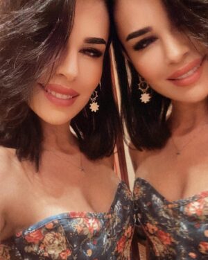 Duygu Şen Instagram - Güneşin battığı o yerde gözlerin hahahahajajkdkdkdlld ;))