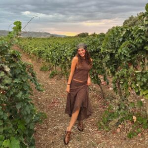 Ebru Şahin Instagram - Bir sürü şey yazarım ama anlatamam 🌻
#vineyard
