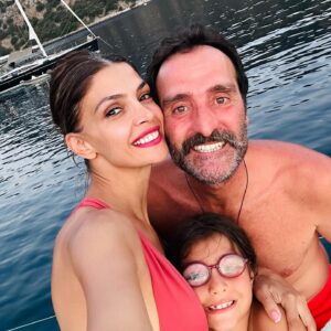 Eda Özerkan Instagram - My loves..❤️ @timuracar #elizkız ⛵️

Nasıl bu kadar şanslı oldum?🍀