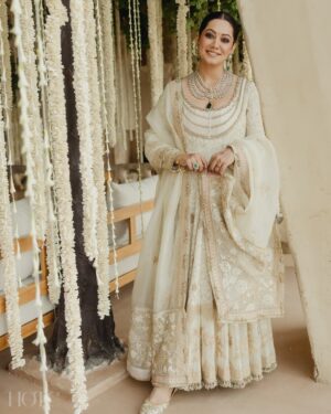 Eka Lakhani Instagram - I love being a stylist.. the behind the scenes madness and frenzy to create a magical look keeps me going. But when it came to get myself ready, for our moment, I went blank. Experience says, go with your gut feeling at times like these.. so I let the best in biz, my dearest friends, take the lead and all of it came together in the best way possible! Everything feels like a dream! 

Here’s to the dreamy crew 🤍

Wearing @anamikakhanna.in 
Jewellery @kishandasjewellery 
Jootis @fizzygoblet 
Make up @makeupbylekha
Hair @bbhiral
Style team @styledbyradhikadhanuka  @team___e 

Photographed by @thehouseontheclouds

Venue @bastianmumbai 
Event Planning and Management @gharanaabychandagupta
Decor, Design and Styling @thea3project @ambitrix
Florals @blacktulipflowers_india

Thank you @entouragetalents @renukasannake