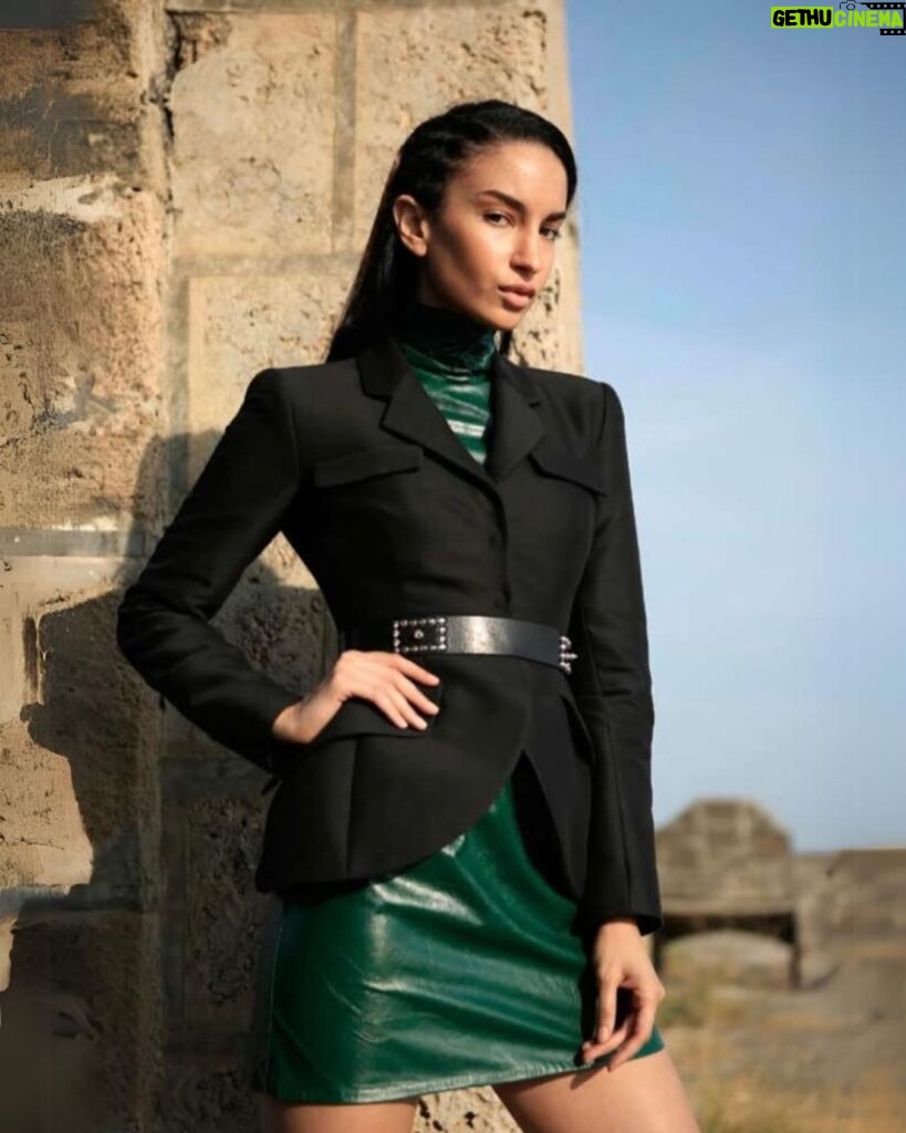 Actress Elena Roxana Maria Fernandes HD Instagram Photos and Wallpapers ...