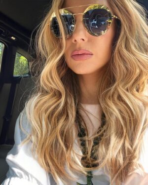 Elena Tsavalia Instagram - 💋

#mondaymood #ontheroad #positivevibes