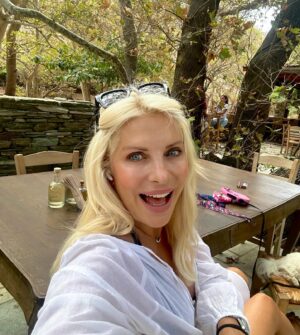 Eleni Menegaki Instagram - Where the soul flourishes #eleni 🌼