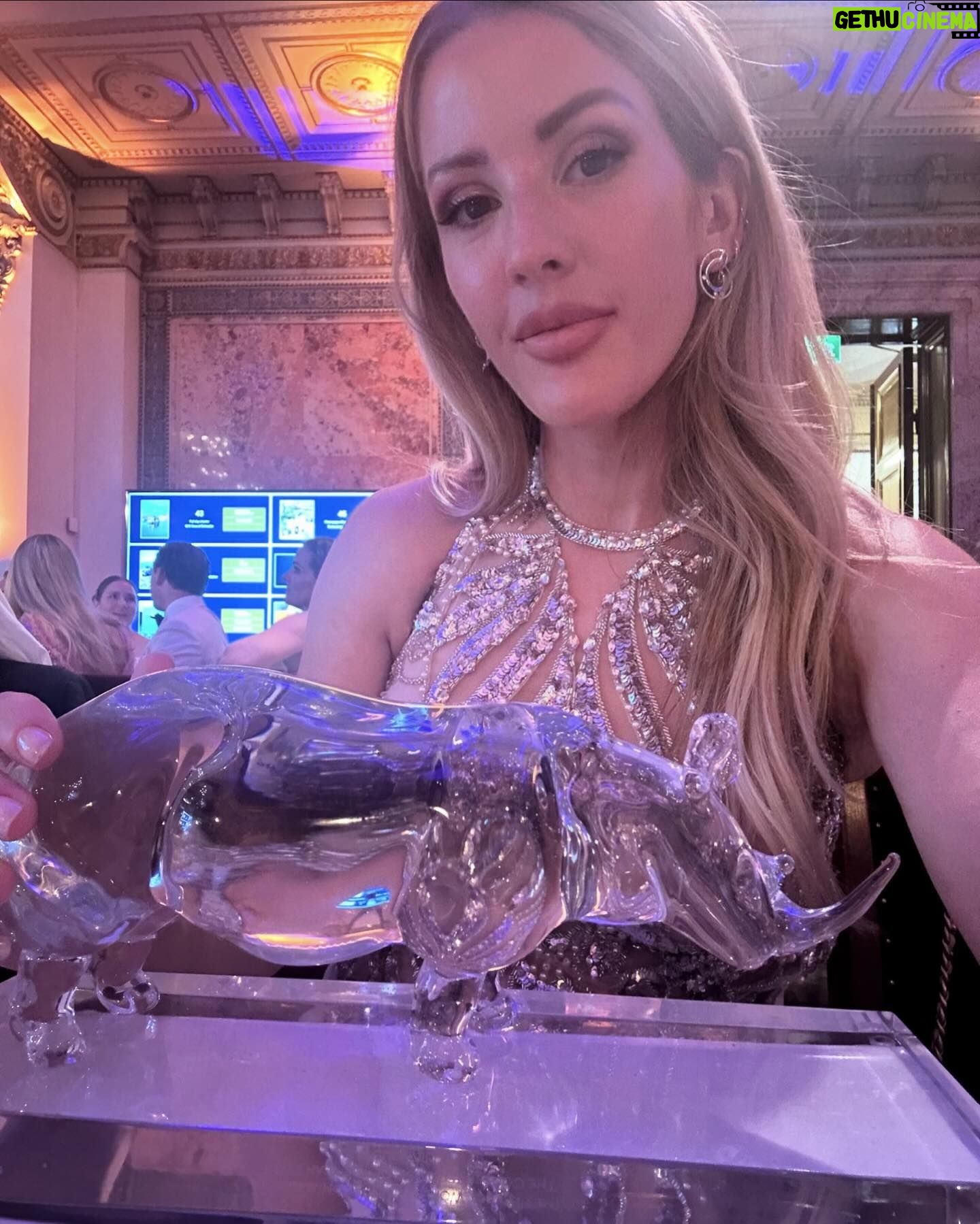 Ellie Goulding - 105.1K Likes - Extremely grateful and overwhelmed to receive The Perfect World Foundation Award this year in Gothenburg. To follow in the footsteps of some of my heroes, Sylvia Earl, Sir David Attenborough and Doctor Jane Goodall, is the biggest honour. Tack så mycket @tpw_foundation . The work they do for our Planet is phenomenal. We were so obsessed with this dress and the light in my room that we had to take some spicy shots 🤣🤍
📷 @petrabjorstad / @antonengblomphotography
Glam @mattiasstafsing / @patriklernberger
@zuhairmuradofficial @kyledevolle ❤️🔥❤️🔥