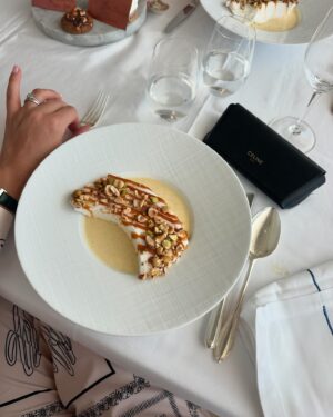Elsa Dasc Instagram - Notre été a commencé bien plus tard que d’habitude mais pour la meilleure des raisons .. 🫶🏻 
#happytobeback #madoucefrance