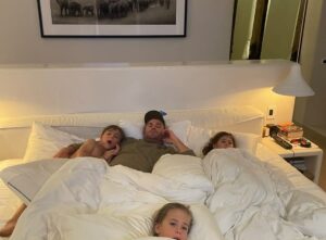 Elsa Pataky Instagram - Happy Father’s Day to the dad who does it all!! He is almost perfect!!! 😝 We love you soooo much! Hope all the dads had an amazing Father’s Day!