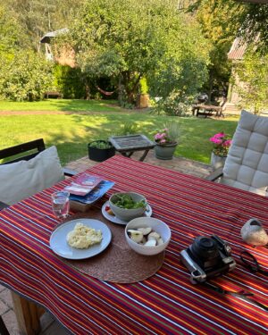 Emeraude Toubia Instagram - summer dream 🌸🍄‍🟫🌲🌅🍎🍴