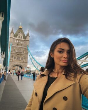 Émilie Nef Naf Instagram - LONDON BABE 🇬🇧❤️ : un patchwork de cultures, de couleurs et d’histoires. » 🌍✨