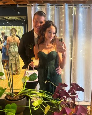 Emily Calandrelli Instagram - A moment for the dress and a moment for the blur 💃🏻🕺 

Congratulations Danny and Lauren!!! 👏🏻💍