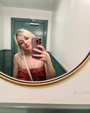 Emily Kinney Instagram - you can’t just stay in New York forever 💔✨🚕