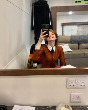 Emma Laird Instagram - One whole year of A Haunting In Venice!!! we were all on strike last year so here’s some lovely memories from making this movie. What a silly ol’ time we had ❤️👻