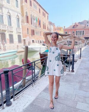 Esmeralda Moya Instagram - A settembre inizio a studiare italiano. Non posso lasciare le cose a metà.